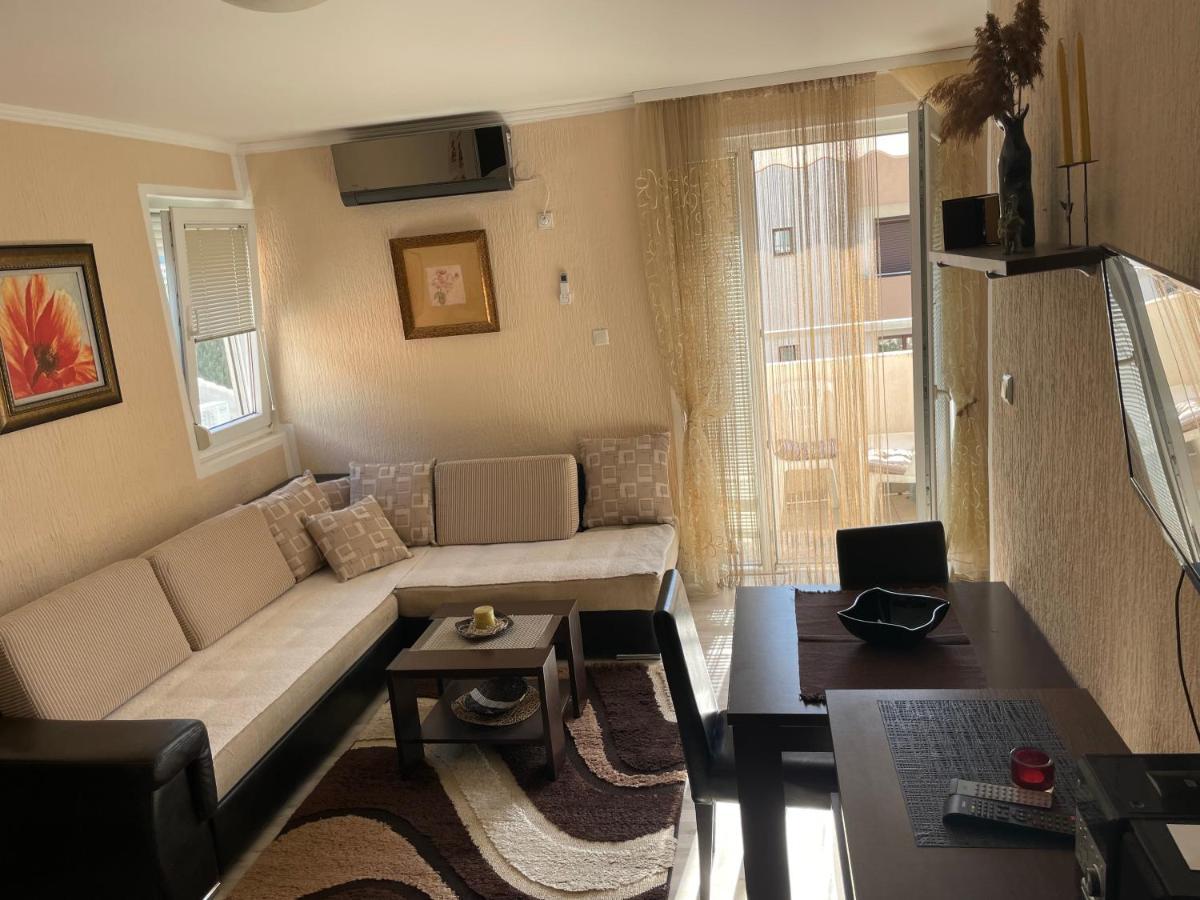 Studio Apartment For Rent In Budva Exterior photo